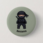 Kleiner Ninja-Krieger auf Salbeigrün Button (Vorderseite)