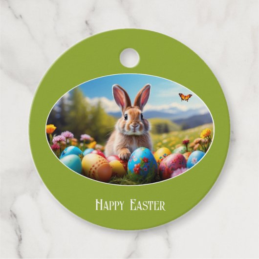 Kleiner Osterhase in Landschaft, oval -  Geschenkanhänger (Vorderseite)