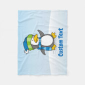 Kleiner Pinguin auf Schneeflocke Fleecedecke (Vorderseite)