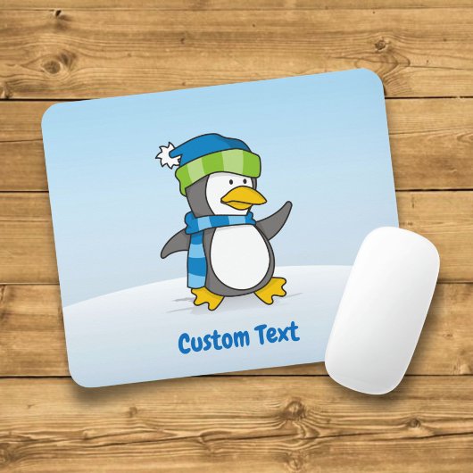 Kleiner Pinguin, der auf der Schneemaus läuft Mousepad