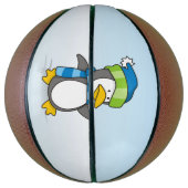 Kleiner Pinguin, der auf Schnee geht Basketball (Vertikal)