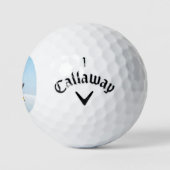 Kleiner Pinguin, der auf Schnee geht Golfball (Logo)