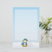 Kleiner Pinguin mit Schneebällen Briefpapier (Stehend Vorderseite)