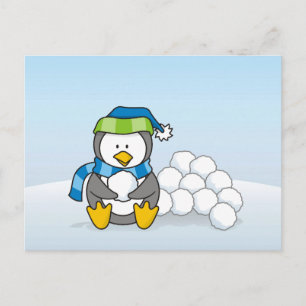 Kleiner Pinguin mit Schneebällen Postkarte