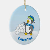 Kleiner Pinguin mit Schneeballschuhen Keramik Ornament (Rechts)