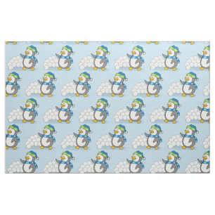 Kleiner Pinguin mit schneebedeckten Kugeln Stoff