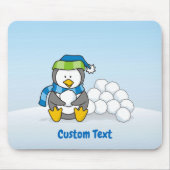 Kleiner Pinguin sitzend mit Schneeballmauspad Mousepad (Vorne)