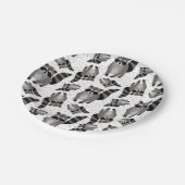 Kleiner Raccoon Rascal kommt zum Abendessen Pappteller (Schrägansicht)