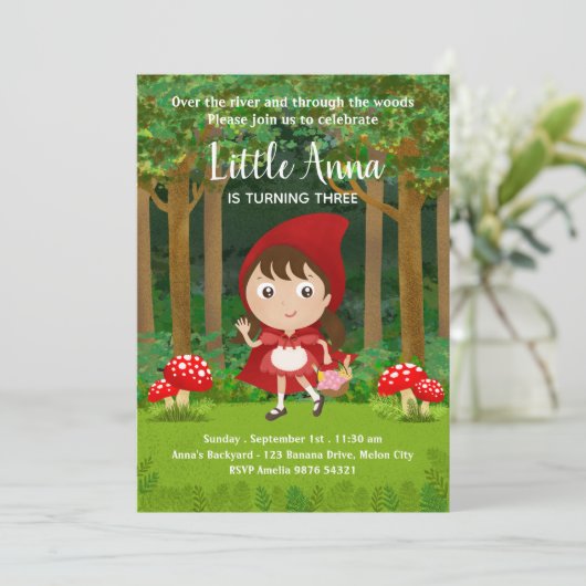 Kleiner roter Reithood| Waldmädchen Geburtstag Einladung (Stehend Vorderseite)