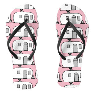 Kleiner roter Sinti und Romawohnwagen Thunder_Cove Badesandalen