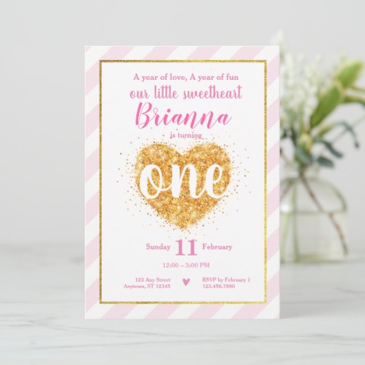 Kleiner Schatz-Valentinsgruß-erster Geburtstag Einladung (Stehend Vorderseite)