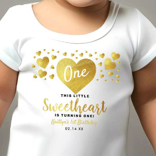 Kleiner Schatz zum Valentinstag Geburtstag jedes A Baby T-shirt