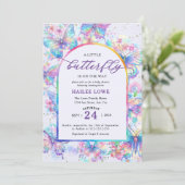 Kleiner Schmetterling ist unterwegs mit Lila Babyd Einladung (Stehend Vorderseite)