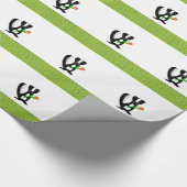 Kleiner Skunk mit einer Blume Geschenkpapier (Ecke)