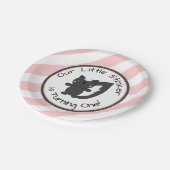 Kleiner Stinker ist ein rosa Pappteller (Schrägansicht)