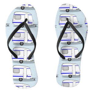 Kleiner stromlinienförmiger Wohnwagen Thunder_Cove Badesandalen