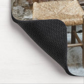 Kleiner Stuhl und Stuhl, Pienza, Italien Mousepad (Ecke)