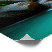 Kleiner tropischer Wasserfall Poster (Ecke)