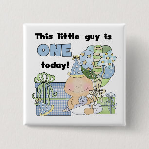 Kleiner Typ ist ein Hemd und Geschenke Button