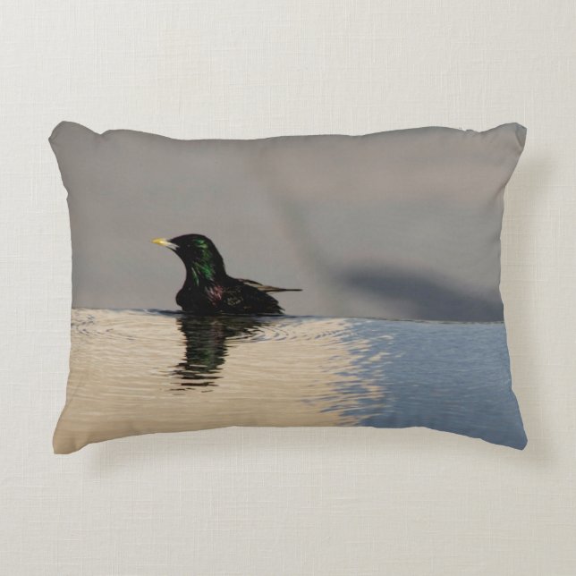 Kleiner Vogel im Wasser Dekokissen (Vorderseite)