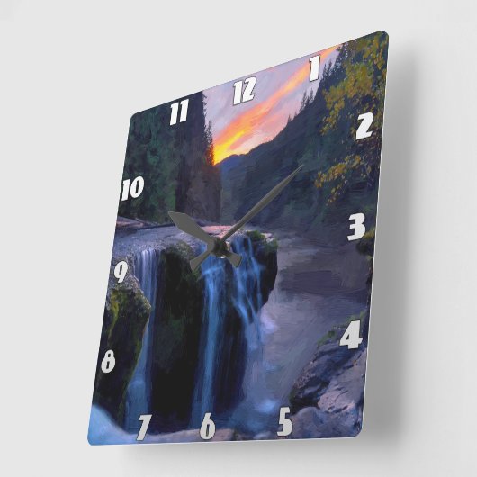 Kleiner Wasserfall, der das Bergtal hinunter führt Quadratische Wanduhr (Winkel)