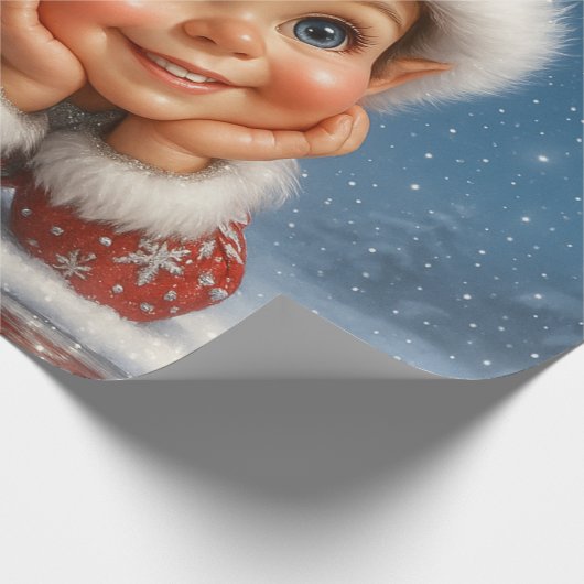 Kleiner Weihnachts-Elf im Glitzer-Schnee Geschenkpapier (Ecke)