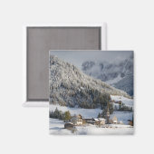 Kleines alpines Dorf im Schneekoppel-Magneten Magnet (Vorderseite/Rückseite)