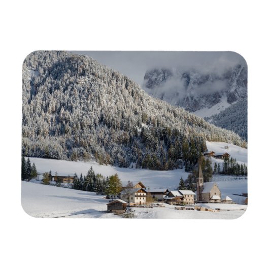Kleines Bergdorf im Schneeeckmagnet Magnet (Horizontal)