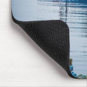 Kleines Blaues Fischerboot Mousepad (Ecke)