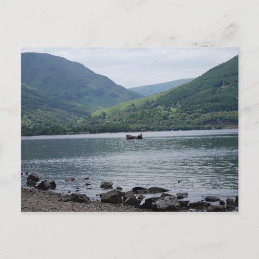 kleines Boot auf Loch Lomond Postkarte (Vorderseite)
