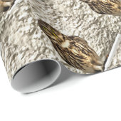 Kleines Brown Barn Owl Kunstportrait Geschenkpapier (Rolleneckpunkt)