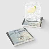 Kleines Compton, RI Zeichen - gegründet 1675 Steinuntersetzer (Seitenansicht)