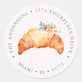 Kleines Croissant ist auf dem Weg zur Babyduschadr Runder Aufkleber