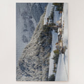 Kleines Dorf im Schnee in den Alpen im Winter Puzzle (Vertikal)