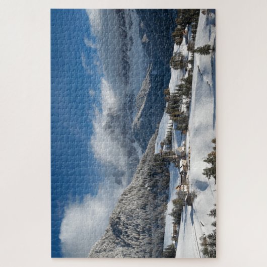 Kleines Dorf mit Dolomitbergen im Schnee Puzzle (Vertikal)