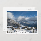 Kleines Dorf mit Dolomiten Bergen im Schnee Postkarte (Vorne/Hinten)