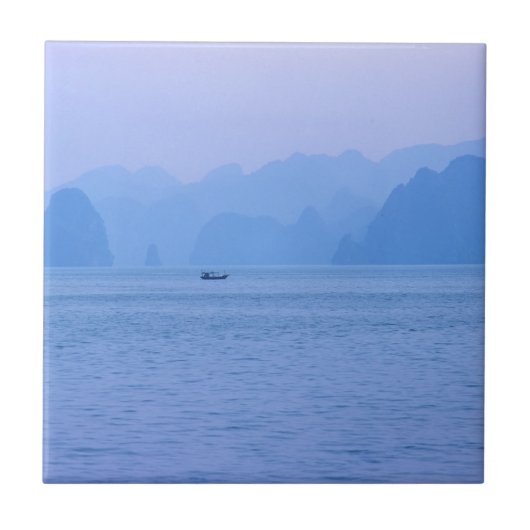 Kleines Fischerboot in Ha Long Bay - Vietnam, Asie Fliese (Vorderseite)