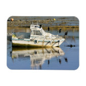 Kleines Fischerboot mit Kormoran Magnet (Horizontal)