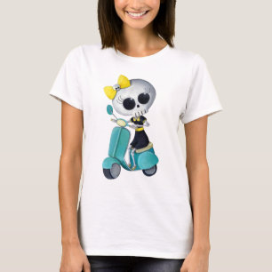 Kleines Fräulein Death auf Roller T-Shirt