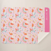 Kleines Girl Pink Einhorn Muster mit Vorname Sherpadecke (Vorderseite (Horizontal))