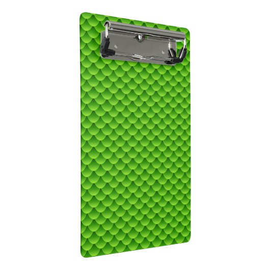 Kleines grünes Fisch-Skala-Muster Mini Klemmbrett (Schrägansicht)