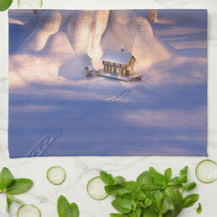 Kleines Haus im Schneehandtuch Geschirrtuch