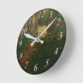 Kleines Haus in der großen Holzuhr Runde Wanduhr (Winkel)