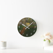 Kleines Haus in der großen Holzuhr Runde Wanduhr (Zuhause)