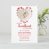 Kleines Herzchen Valentinstag Geburtstag Einladung (Stehend Vorderseite)