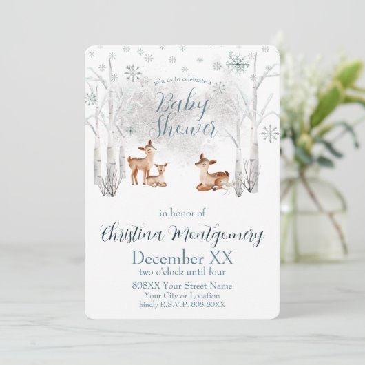 Kleines Hirsch in einem weißen Wald Winterwald Einladung (Stehend Vorderseite)