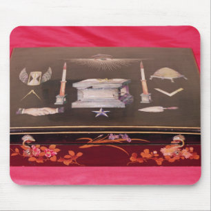 Kleines Holzetui, mit Symbolen der Freimaurerei Mousepad