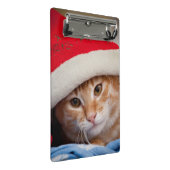 Kleines Kätzchen im roten Weihnachtshut Mini Klemmbrett (Schrägansicht)