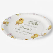 Kleines Küken ist auf dem Weg Babydusche auf dem B Pappteller (Schrägansicht)