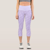 Kleines Lila Herzmuster über Pastel Lila Capri Leggings (Vorderseite)